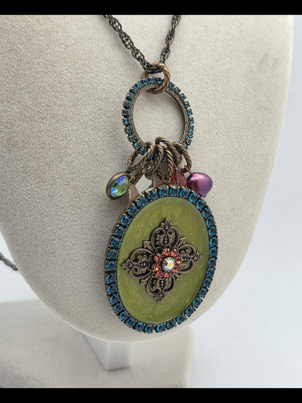 ​Liz Palacios SF Vintage Style Green Enamel Rhinestone Statement Necklace 27”